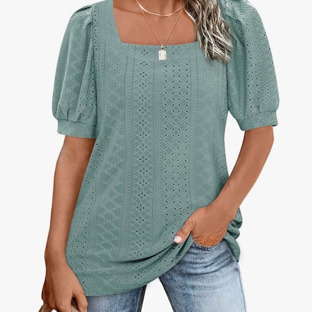Women's Green Eyelet Puff Sleeve Top